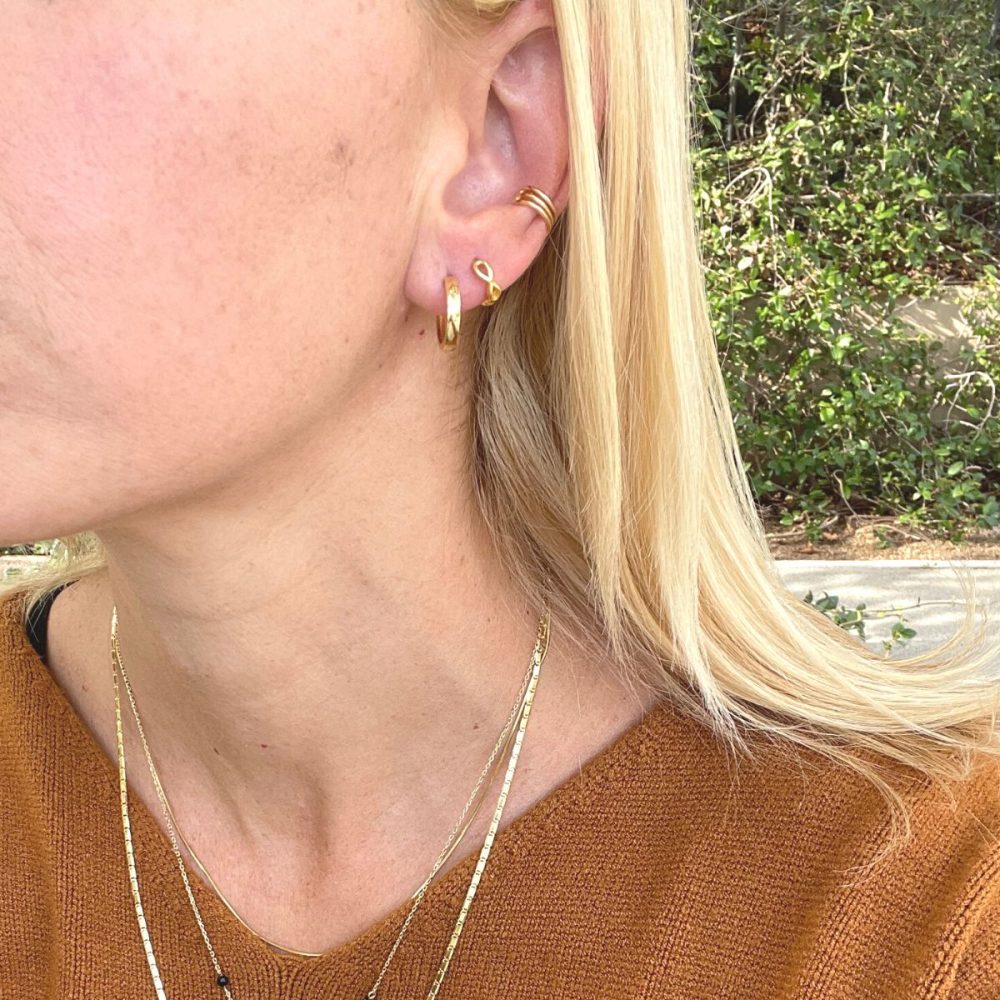 mini infinity gold plated Mini Infinity Huggie Earrings – Gold Plated - ασήμι 925
